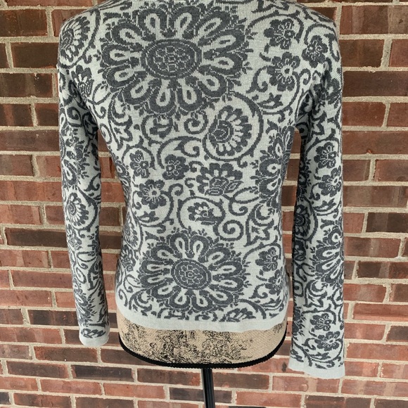 Cotton Emporium floral cropped sweatshirt - Picture 6 of 8